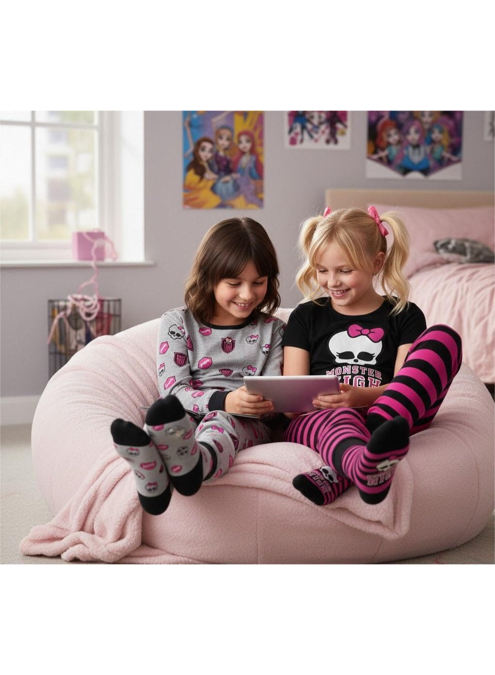 Monster High 2-pack of girls' winter home socks.By kids tv